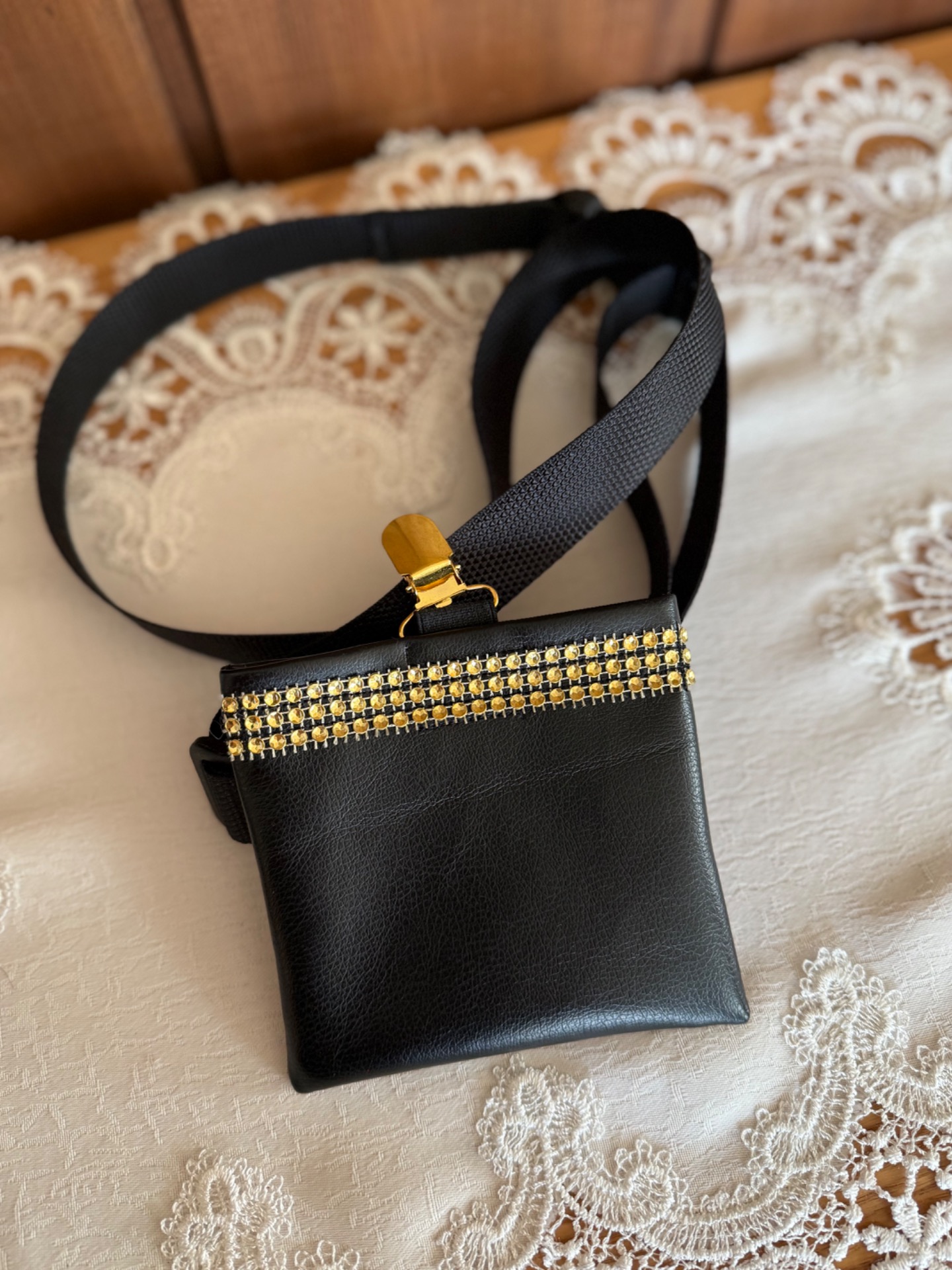 Kombinert klips og avtagbart magebånd