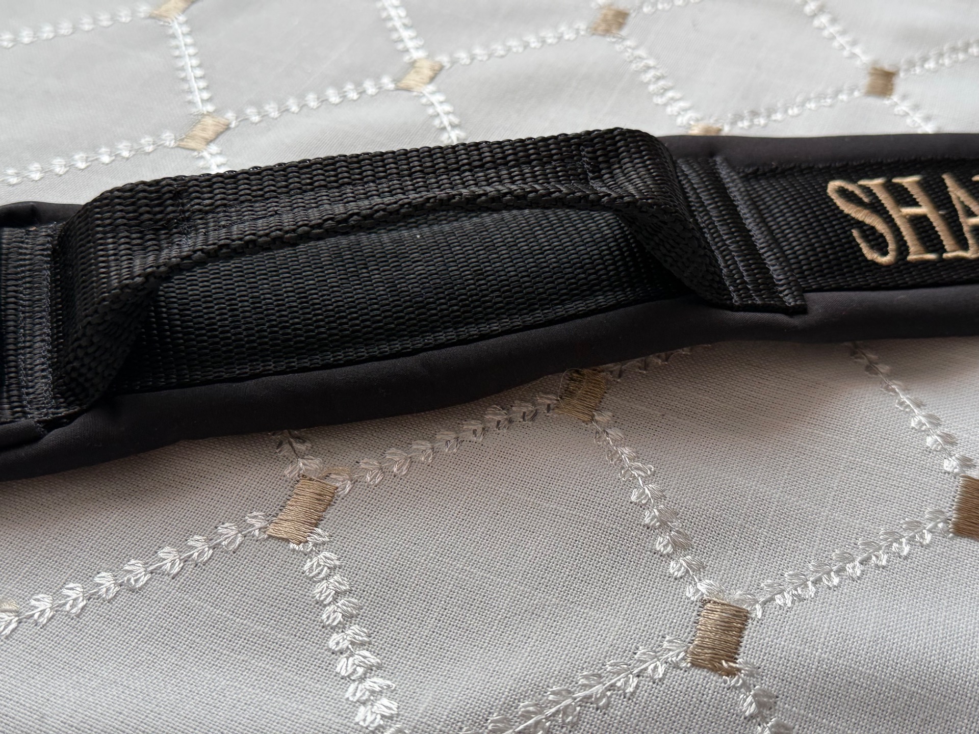 halsbånd med håndtak